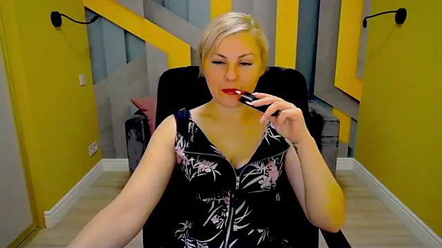 Candy Long online show from 12/03/24, 11:57