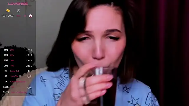 KindHazelHere  online show from 03/03/25, 07:49