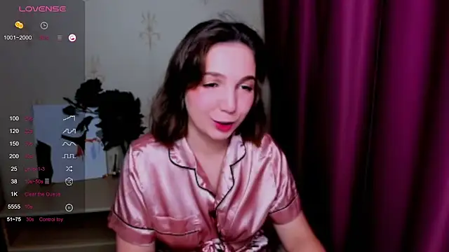 KindHazelHere  online show from 03/22/25, 08:15