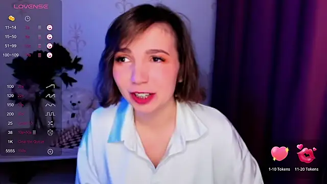 KindHazelHere  online show from 11/06/25, 08:26