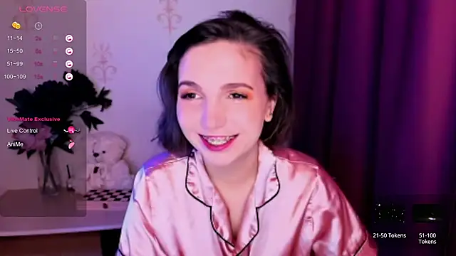 KindHazelHere  online show from 11/11/25, 08:14