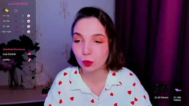 KindHazelHere  online show from 11/28/25, 12:24