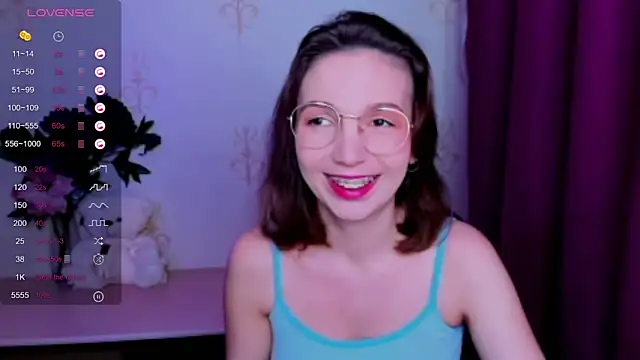 KindHazelHere  online show from 06/11/26, 04:21