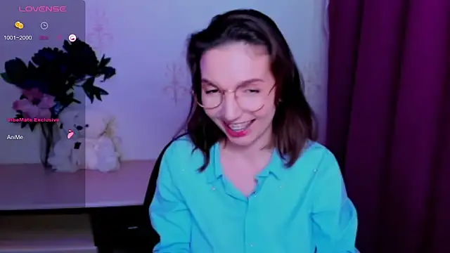 KindHazelHere  online show from 06/15/26, 05:15