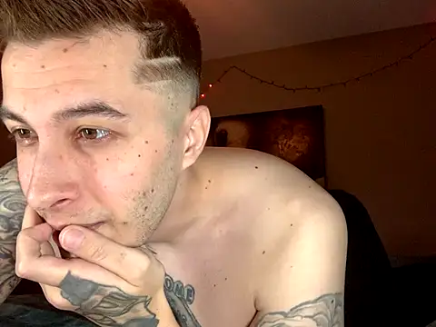 Snapshot of Bwcjoshbanks chatting on 12/20/25, 10:50 Bwcjoshbanks online show from 12/20/25, 10:50