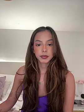 Bella cutte  online show from 12/17/25, 11:55