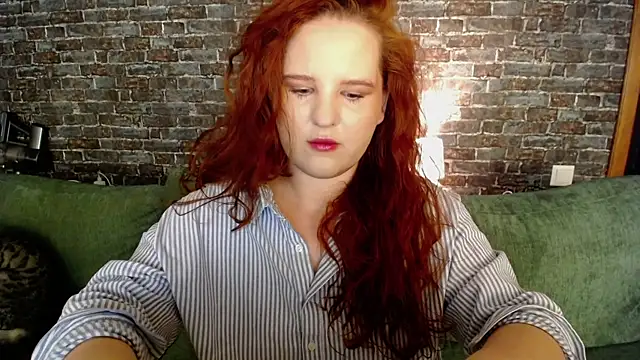 FlowerOfFreedom  online show from 12/15/25, 06:06