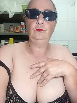 eroticjessitop online show from 05/01/26, 05:17
