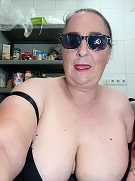 Snapshot of eroticjessitop chatting on 06/25/26, 04:55 eroticjessitop online show from 06/25/26, 04:55