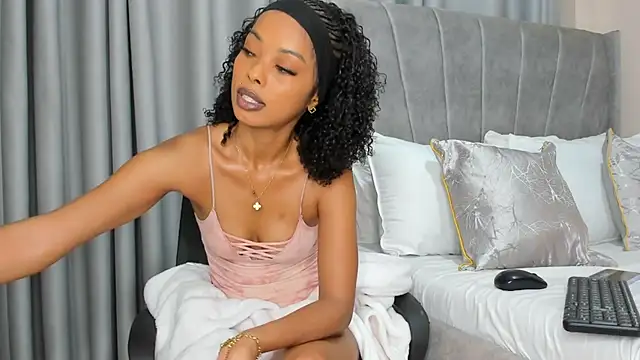 Snapshot of thee_sexy_goddess chatting on 09/16/25, 03:07 thee sexy goddess online show from 09/16/25, 03:07