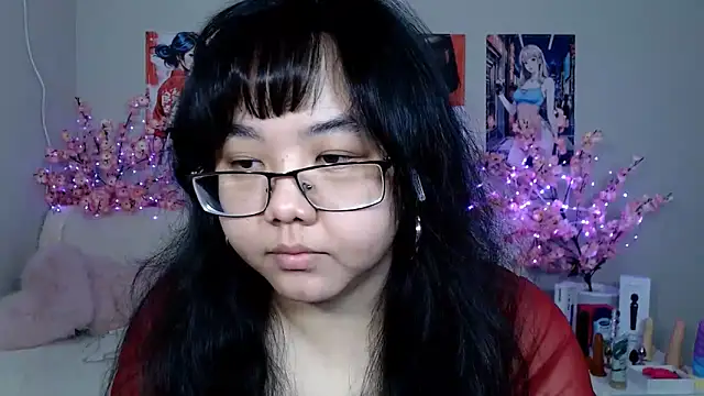 Snapshot of Moertomlly chatting on 05/07/26, 04:40 Moertomlly online show from 05/07/26, 04:40