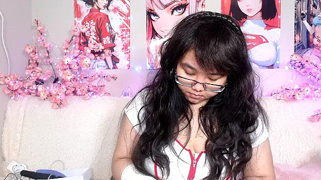 Snapshot of Moertomlly chatting on 05/22/26, 04:41 Moertomlly online show from 05/22/26, 04:41
