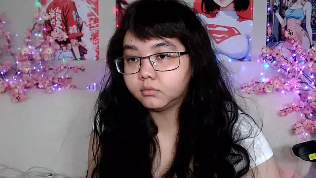 Snapshot of Moertomlly chatting on 05/23/26, 05:12 Moertomlly online show from 05/23/26, 05:12