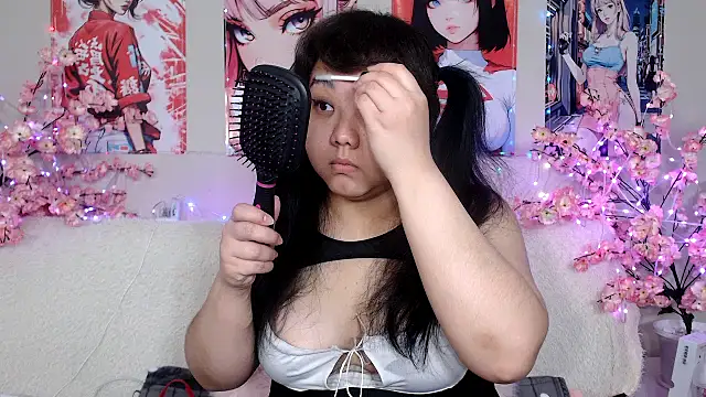 Snapshot of Moertomlly chatting on 05/27/26, 04:42 Moertomlly online show from 05/27/26, 04:42