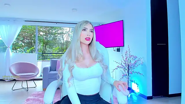 Snapshot of Sophi_Jonnes chatting on 02/11/25, 01:09 Sophi Jonnes online show from 02/11/25, 01:09