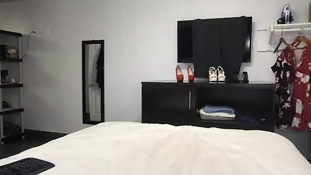 TiffaneyLove online show from 05/15/26, 10:50