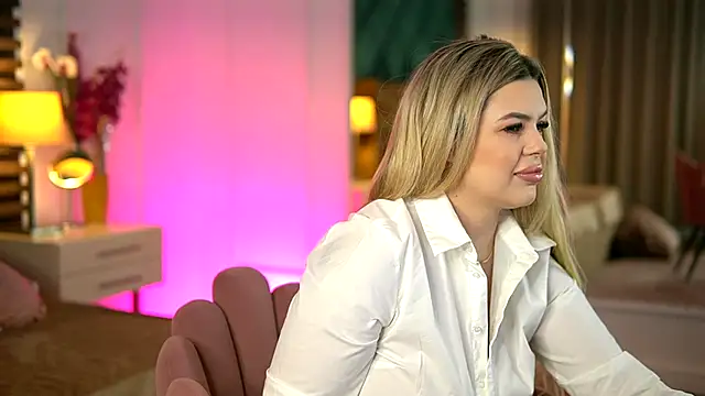 SophieBoobsX online show from 11/17/25, 05:35