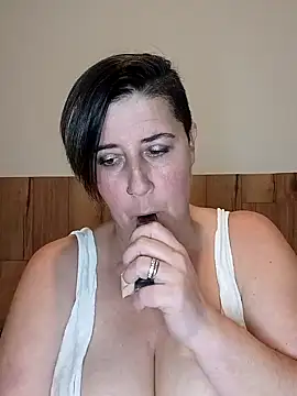 Snapshot of Evalibertinesexy chatting on 01/23/25, 08:24 Evalibertinesexy online show from 01/23/25, 08:24