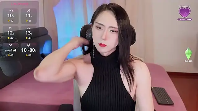 Snapshot of liliwang03 chatting on 10/24/25, 12:12 liliwang03 online show from 10/24/25, 12:12