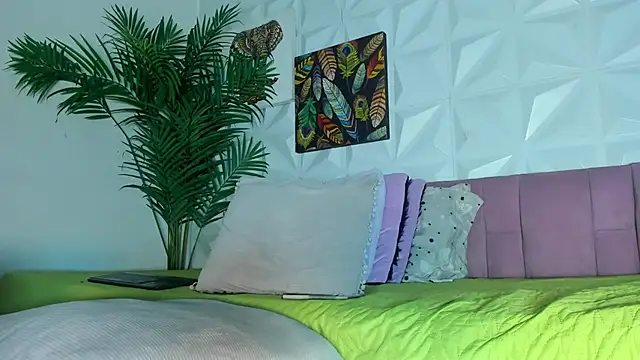 Hellen Sky online show from 11/24/25, 07:35