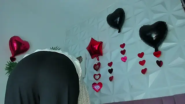 Snapshot of Hellen_Sky chatting on 03/27/26, 07:02 Hellen Sky online show from 03/27/26, 07:02