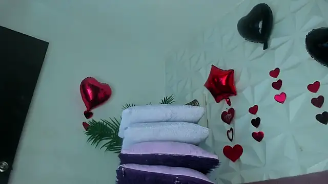Snapshot of Hellen_Sky chatting on 04/14/26, 07:09 Hellen Sky online show from 04/14/26, 07:09