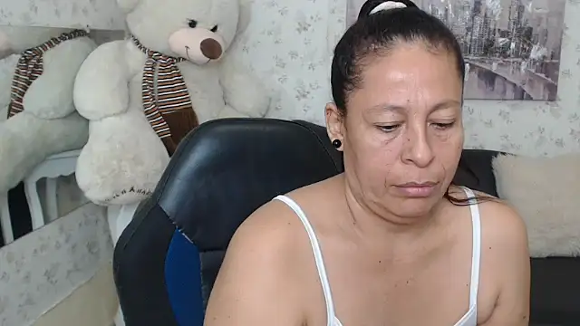mature martina online show from 05/08/26, 08:19