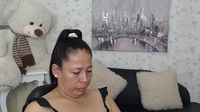 mature martina online show from 05/13/26, 09:17