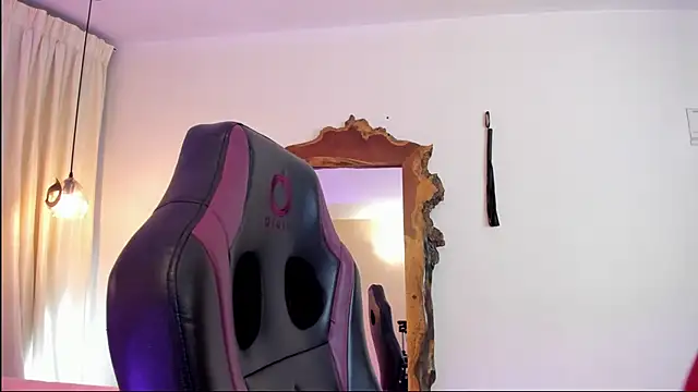 BonnieBad01 online show from 10/31/25, 02:51