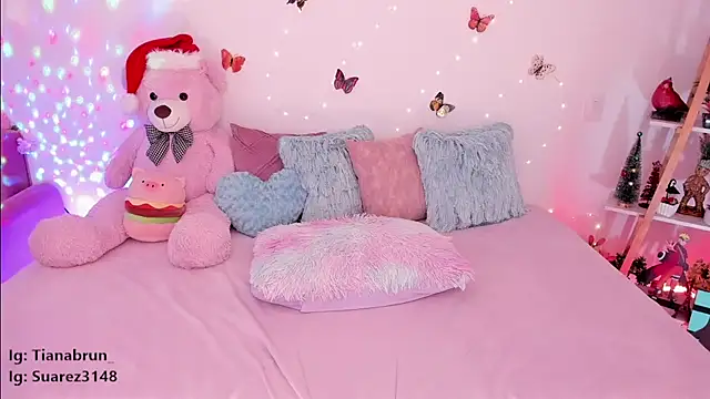 Zara uwu  online show from 12/29/24, 02:31