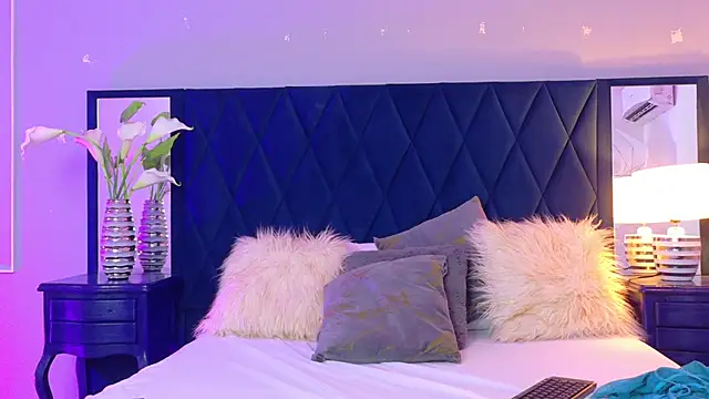 Margaret Saunders online show from 12/19/25, 07:43