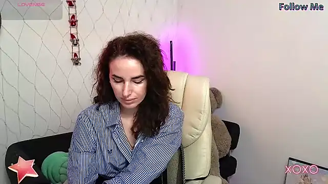 xx adrihanna xx online show from 01/28/25, 04:18