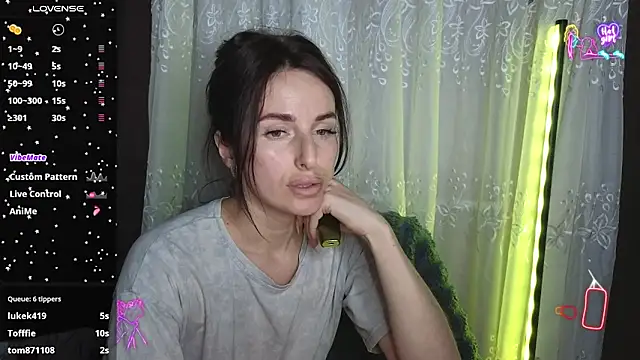 Snapshot of xx_adrihanna_xx chatting on 05/09/26, 06:35 xx adrihanna xx online show from 05/09/26, 06:35