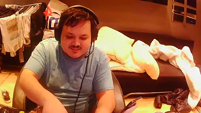 Bebemickey75 online show from 11/30/25, 12:25