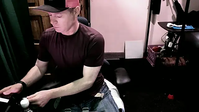 Snapshot of GymyXY chatting on 03/02/25, 10:27 GymyXY online show from 03/02/25, 10:27