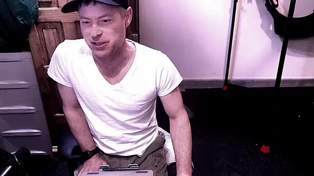 Snapshot of GymyXY chatting on 03/05/25, 07:49 GymyXY online show from 03/05/25, 07:49