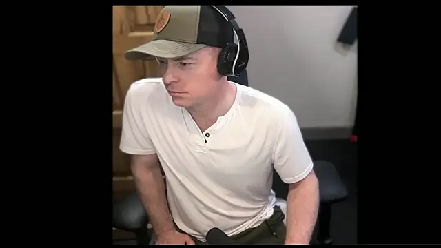 Snapshot of GymyXY chatting on 03/20/25, 06:08 GymyXY online show from 03/20/25, 06:08