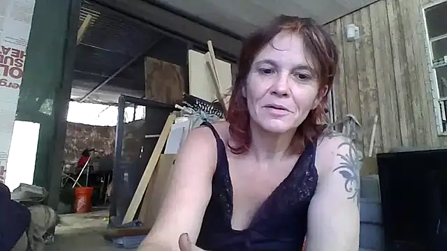 Snapshot of spundarella420 chatting on 04/17/26, 05:27 spundarella420 online show from 04/17/26, 05:27