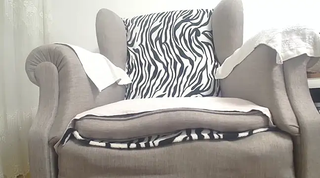 Snapshot of Web_Lady chatting on 01/12/25, 04:50 Web Lady online show from 01/12/25, 04:50