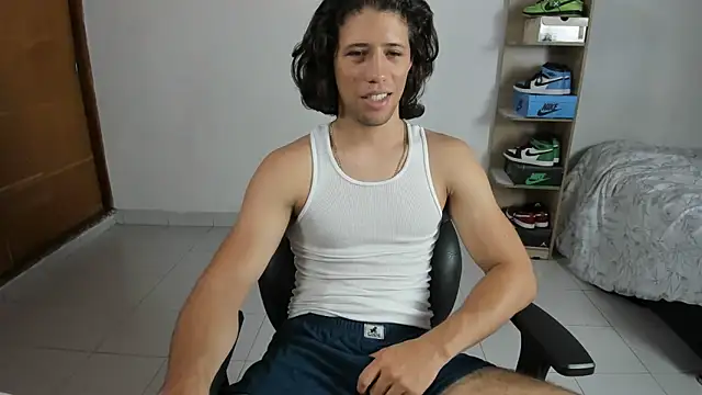 imtonny19 online show from 02/13/25, 05:22