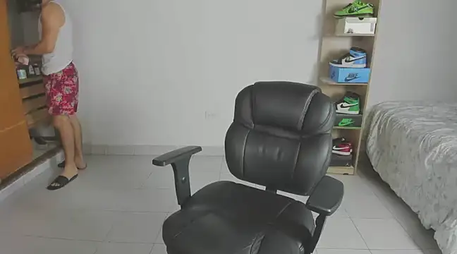 imtonny19 online show from 02/17/25, 12:32