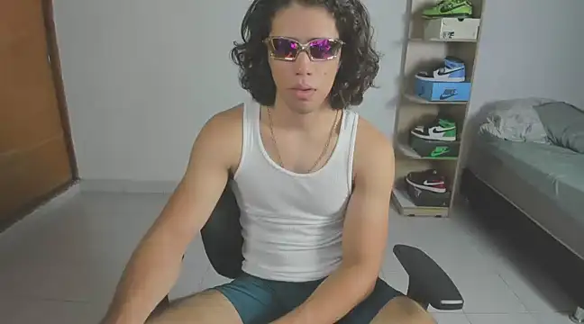 imtonny19 online show from 02/18/25, 01:43