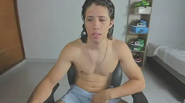 imtonny19 online show from 03/04/25, 12:18