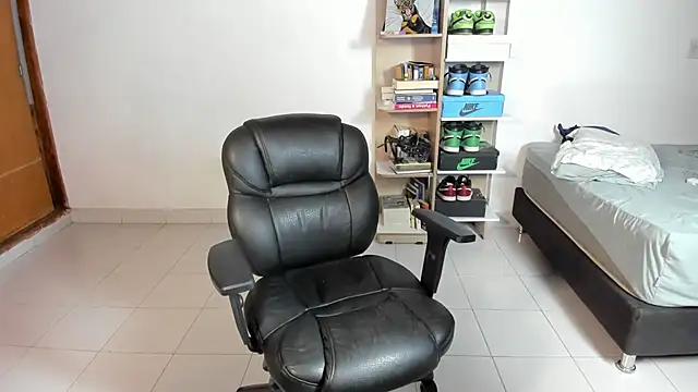 imtonny19 online show from 09/14/25, 02:44