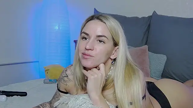 SofiJames online show from 01/25/25, 09:04