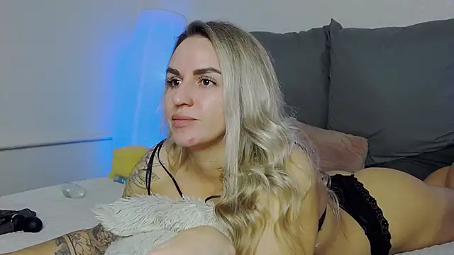 SofiJames online show from 11/20/25, 06:57