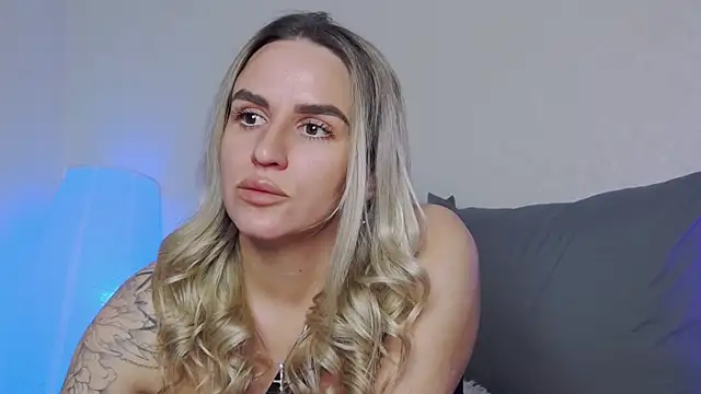 SofiJames online show from 12/18/25, 06:08