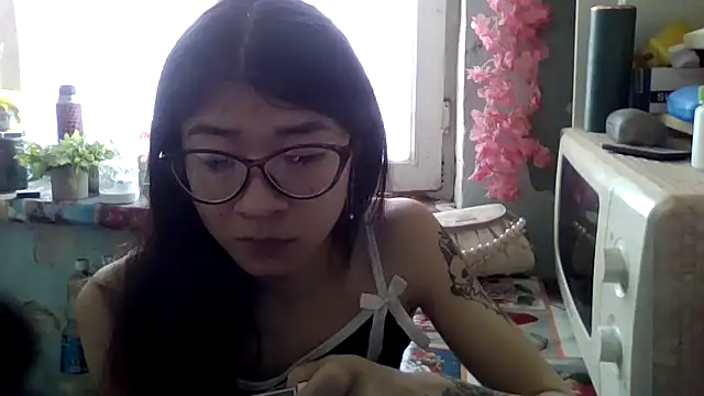 Snapshot of CarlyJoy chatting on 04/03/26, 09:51 CarlyJoy online show from 04/03/26, 09:51