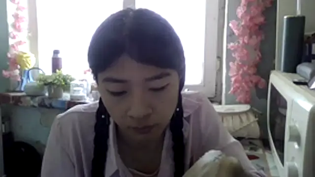 Snapshot of CarlyJoy chatting on 04/06/26, 09:43 CarlyJoy online show from 04/06/26, 09:43