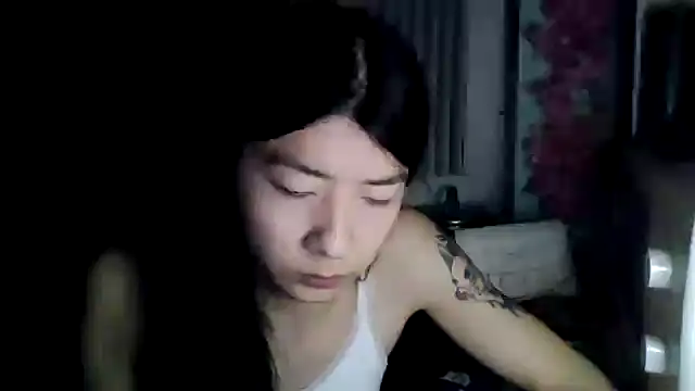 Snapshot of CarlyJoy chatting on 04/25/26, 03:20 CarlyJoy online show from 04/25/26, 03:20